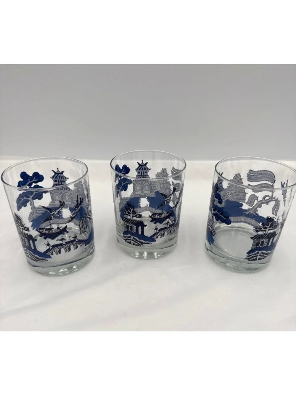 VTG Set Of 3 Blue Willow Patterned Glass Tumblers 4-Inch Height Asian-Inspired D